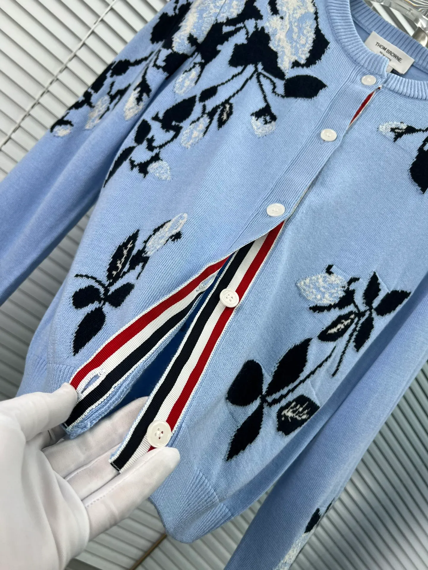 THOM BROWNE🇳🇱New Arrival ， ；Classic ， ； ， ； ， Quality ； ， - ** ：** - ** ：** - ** : **Light Blue White - **Sizes: **0.1.2.（S.M.L）